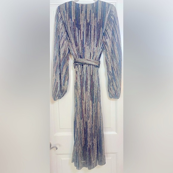 REBECCA VALLACE BELLAGIO METALLIC MIDI DRESS WITH TONAL, REMOVEABLE BELT - Picture 4 of 6